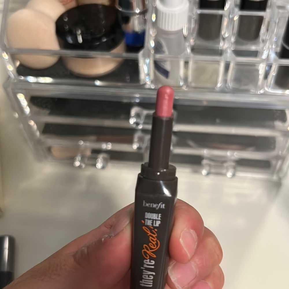 Makeup Bundle - Picture 8 of 15